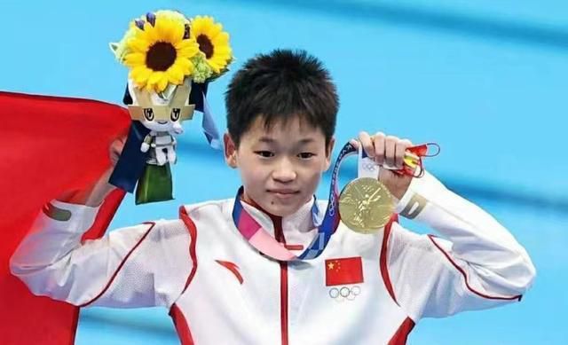 卡梅隆得知这一情况后，主动且免费提供自己摄影棚内一块一年内不使用的区域。