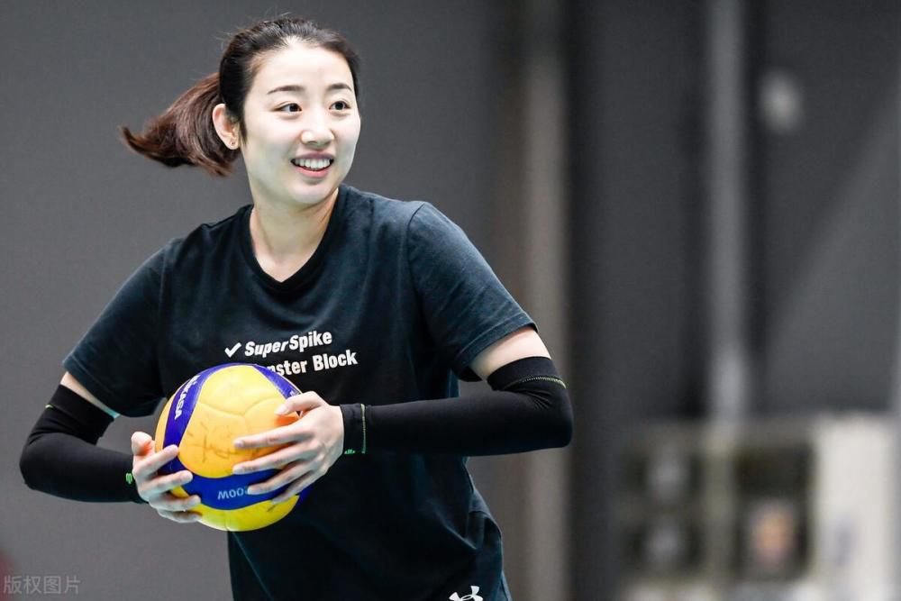 格伦·克洛斯、莎拉·保罗森、泰亚娜·泰勒、金·卡戴珊、妮... 法鲨归来！
