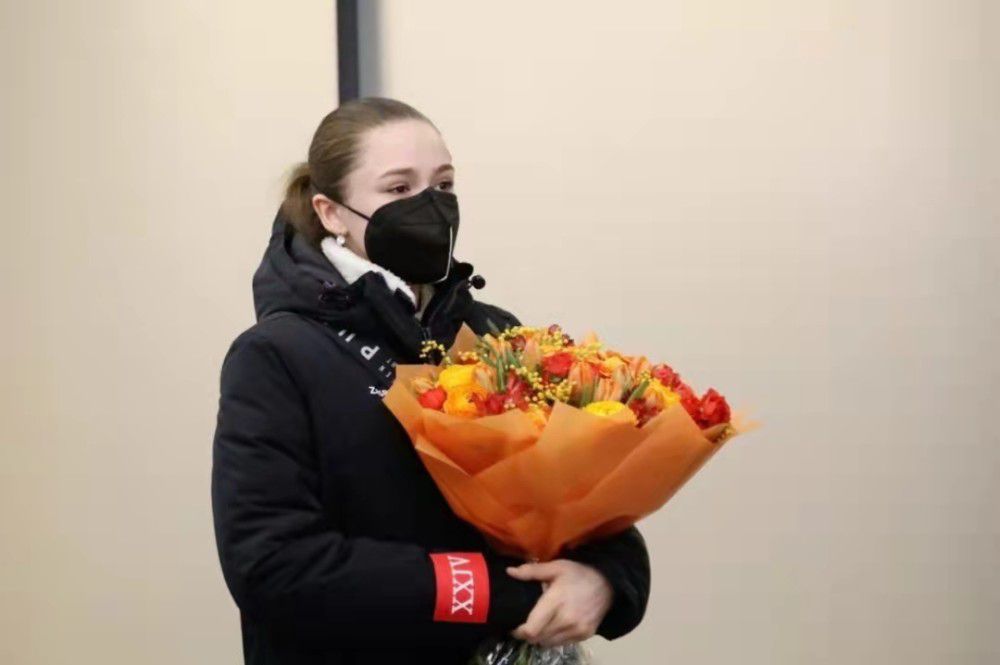 “好的故事都是经得起改编的，故事中人物的行为可能不变，但是他们的行为逻辑可以有不同的出发点的，而对于这个出发点的解释又可以融入当代人的独立的价值观。